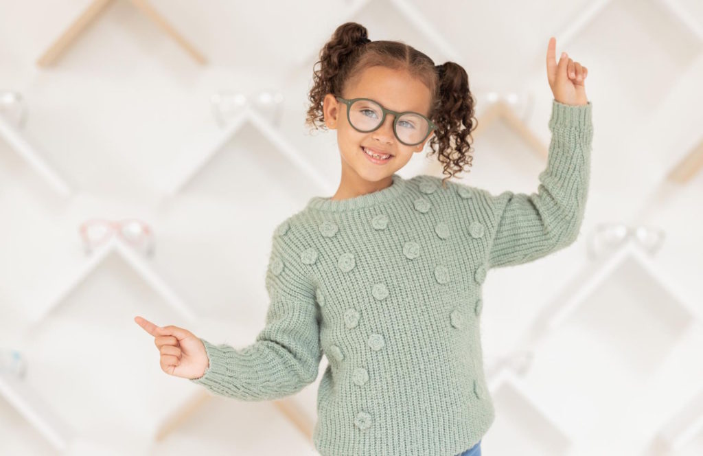 Okulary dla dzieci to nie tylko narzędzie poprawiające wzrok, ale również ważny element ich codziennego życia